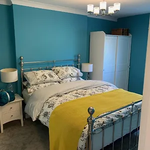 Stylish 2 Bed Penthouse In Trendy Pontcanna Apartment